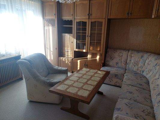 Wohnzimmer mit Balkon (3)