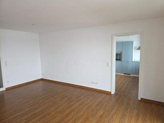 Küche mit Tür zur Speisekammer (4).jpg