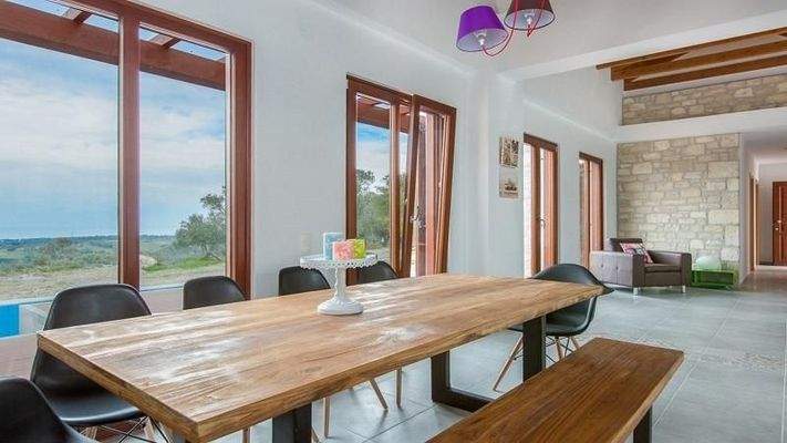 Kreta, Kirianna: Geräumige Villa mit Pool und Dachterrasse zu verkaufen