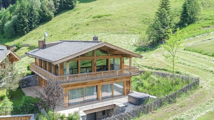 KITZIMMO-Luxusvilla in Toplage kaufen - Immobilien Jochberg Kitzbühel.