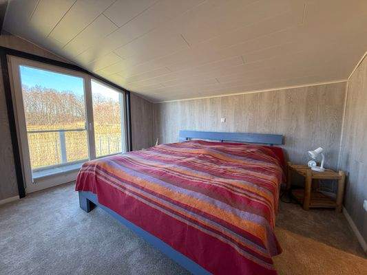 Geräumiges Schlafzimmer