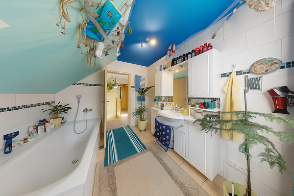 Badezimmer im Obergeschoss