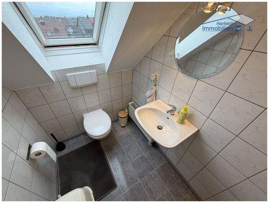 Stilvolles Gäste-WC im DG