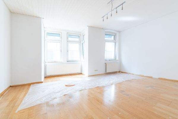 Große Wohnung 1. OG Wohnen