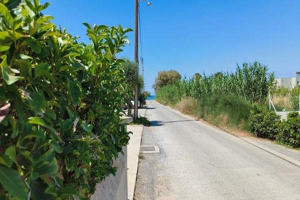Kreta, Pirgos Psilonerou: Schönes Haus in toller Anlage in Strandlage zu verkaufen