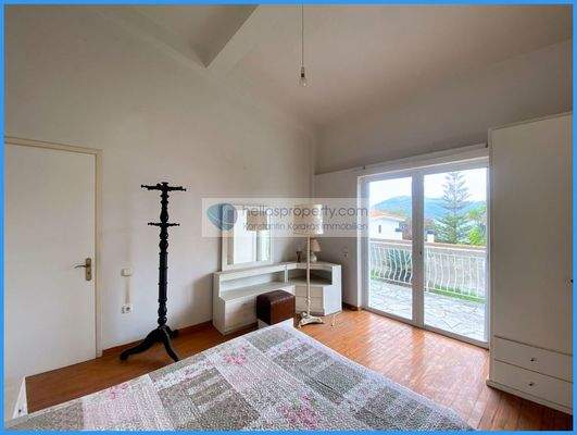 9b9414103bc94c59accdf0e6a5a8fa2b-original