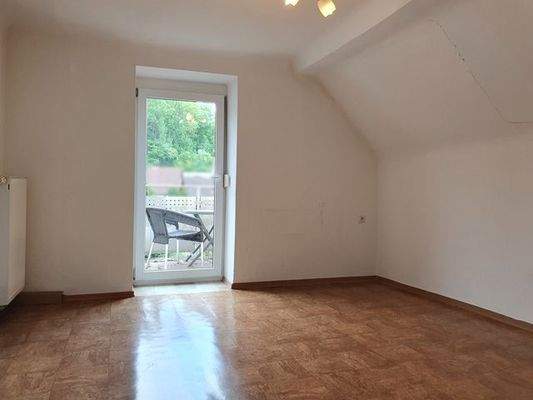 OG, Wohnung re.: Zimmer 2