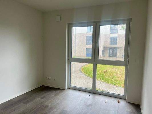 Helles Büro mit Fenster