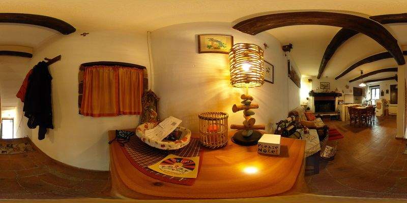 Wohnzimmer mit Kamin