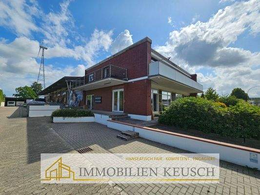 seitliche Sicht mit Auffahrt