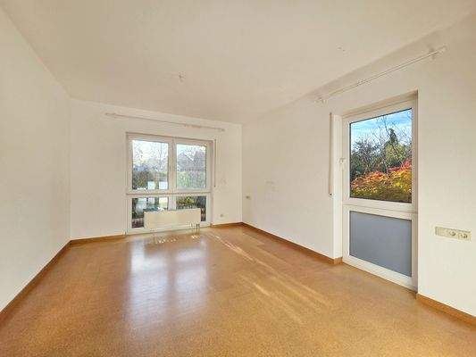 Helles, geräumiges Schlafzimmer im Erdgeschoss