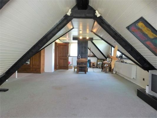 großes Zimmer DG
