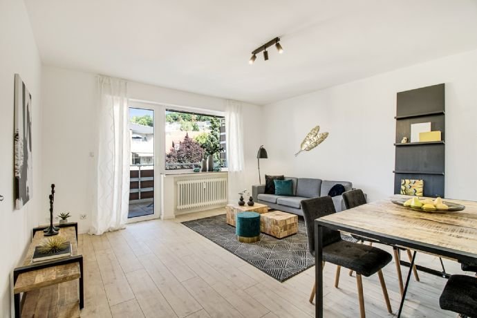 SOFORT EINZIEHEN: Helle moderne Wohnung mit Sonnenbalkon