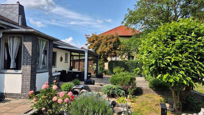 Eingang mit Terrasse 1