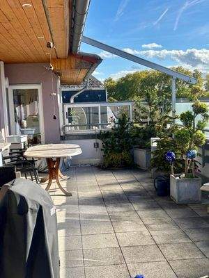 Eine große Dachterrasse!