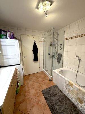 Badezimmer Ansicht 2