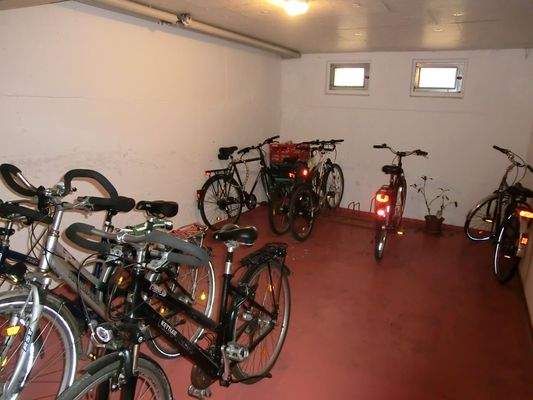 12 Fahrradkeller 1.JPG