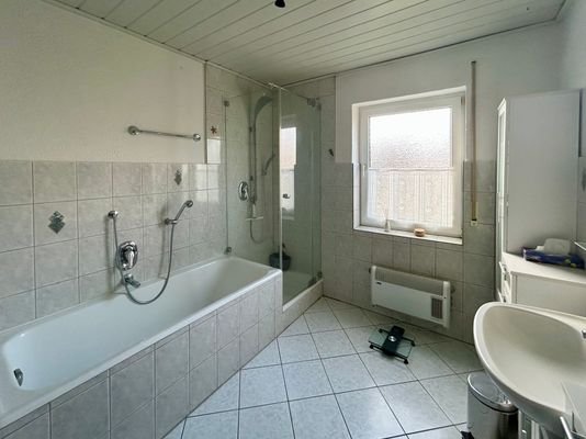 Badezimmer EG