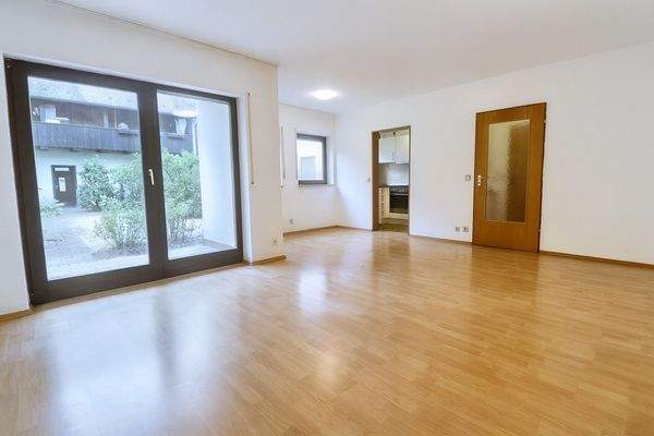 Wohn-und Essbereich (andere Seite)