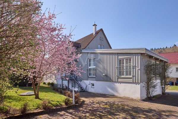 Büroetage und DG-Wohnung