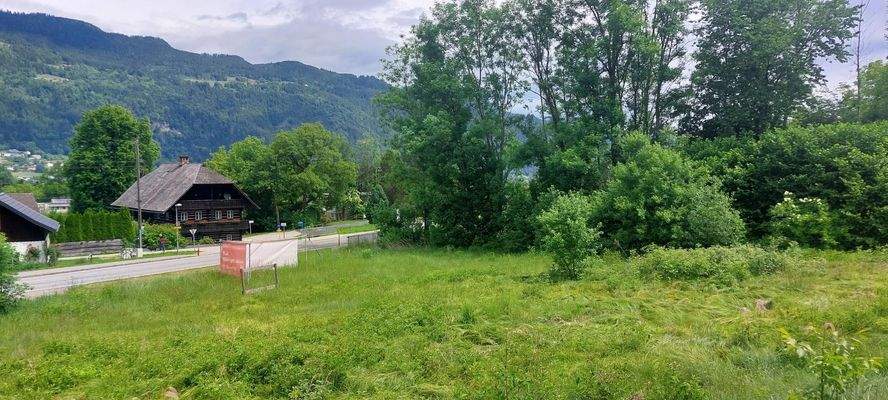 Grundstück vom Westen aus gesehen