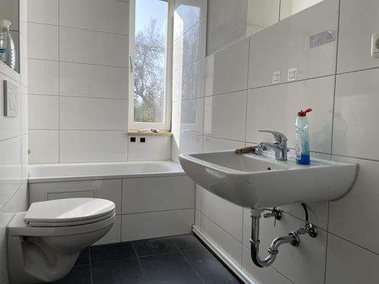 Schickes neues Wannenbad