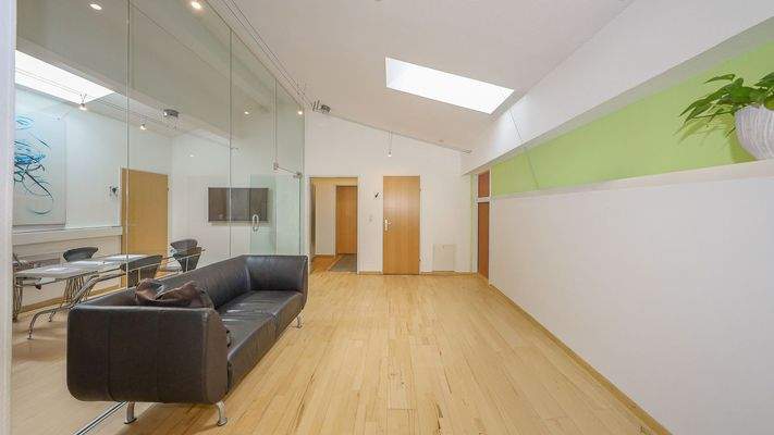 KITZIMMO-Dachgeschoss-Büro mit genehmigter Erweiterung kaufen - Immobilien Kitzbühel.