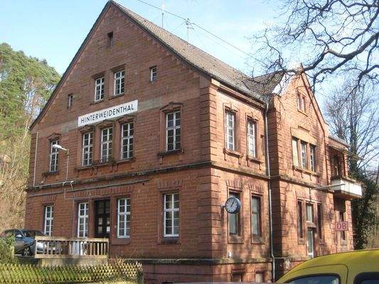 Hinterweidenthal_-_Bahnhof_-_20110315-01