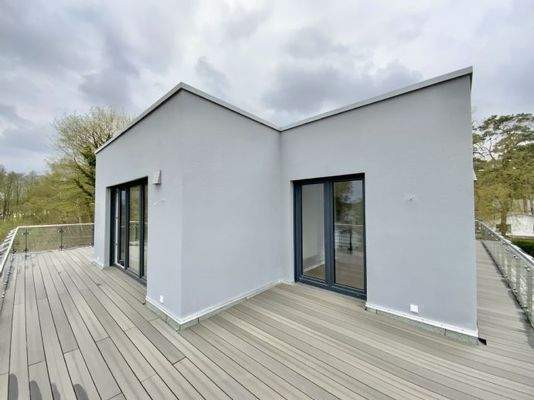 linker Terrassenbereich