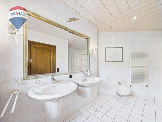 Badezimmer EG