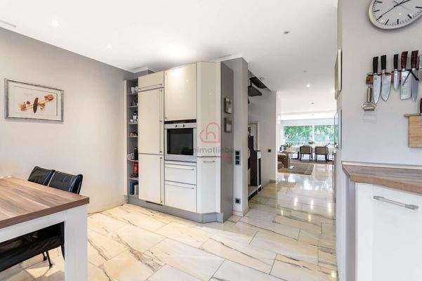 offene Küche mit Essbereich