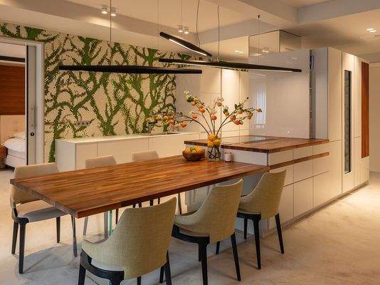 Offene Küche mit Esstisch