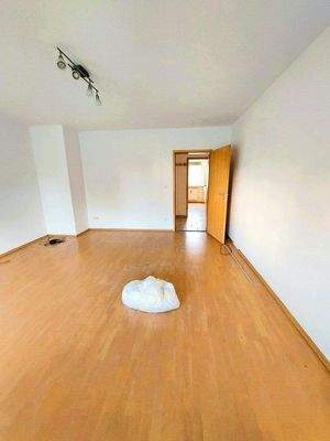 Helles, geräumiges Wohnzimmer