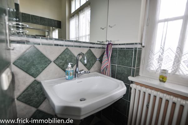 30-EG-Bad Vorderhaus.JPG