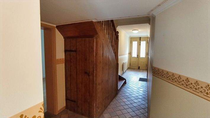 Treppenhaus & Kellereingang