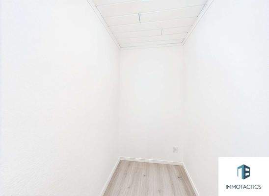 Abstellraum - (KI generiert)