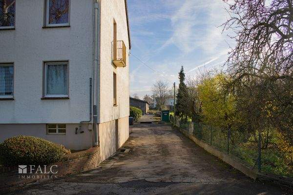 Seitenweg zum Garten