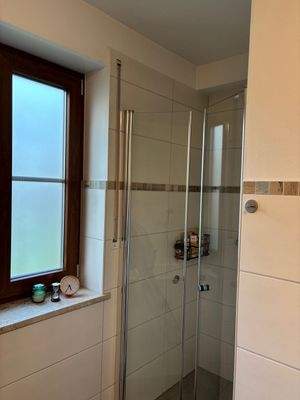 Foto 12 - Badezimmer Blick Richtung Dusche