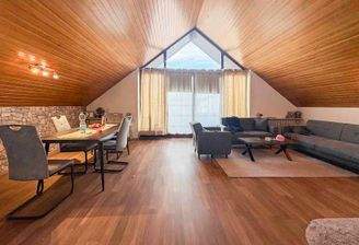 Wohn - und Esszimmer