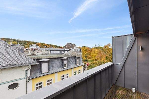 Balkon am Büro mit Blick zum Johannisberg