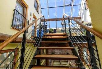 Treppenaus und Glas-Dachelement