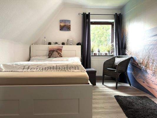 gemütliches Zimmer unterm Dach