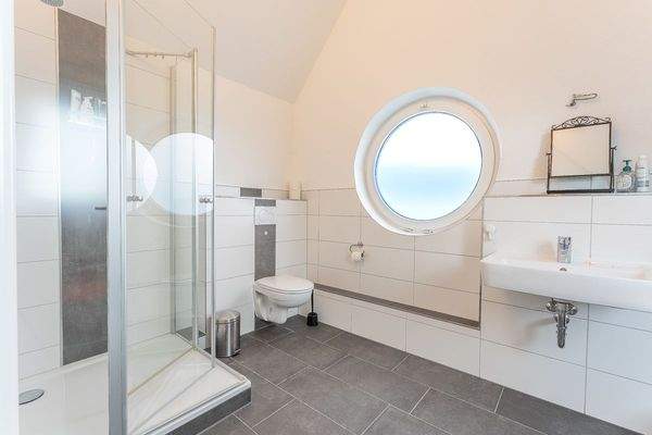 Badezimmer im Dachgeschoss