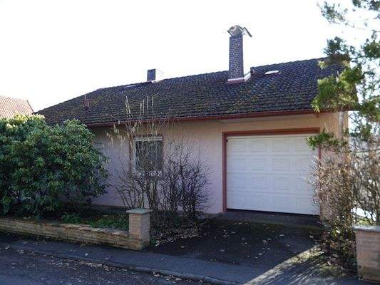 Strassenansicht Garage