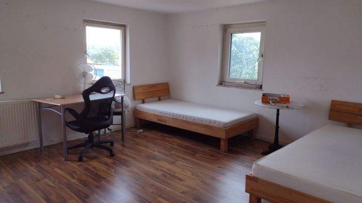 ein Raum der Wohnung im OG