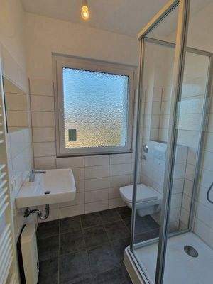 5 Tageslichtbad mit Dusche