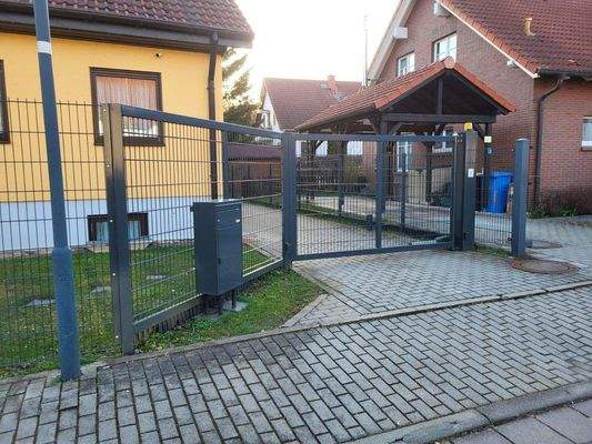 Zufahrt Doppelgarage