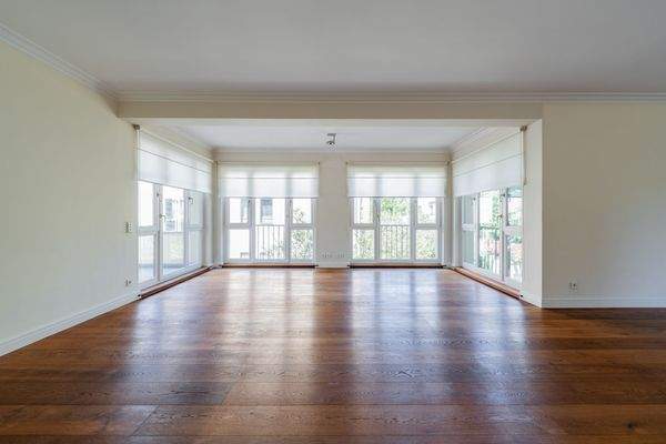 Bright room wonder with natural parquet flooring a