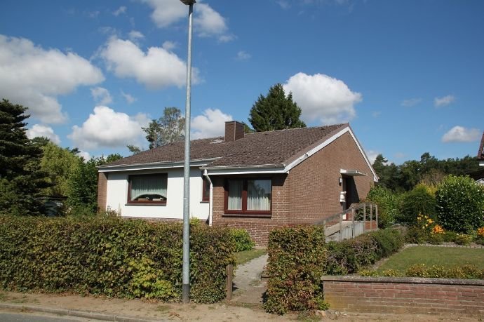 Bungalow in Sereetz mit Keller und Garage