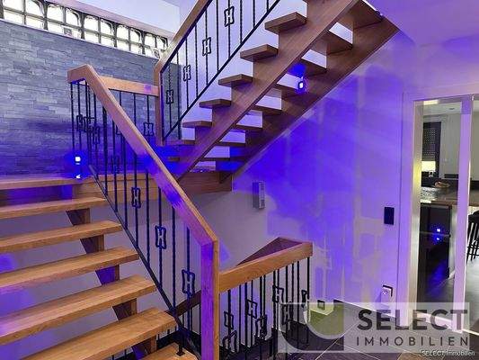 Flur mit Treppenhaus